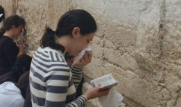 娱乐吃瓜君七七的视频,揭秘娱乐圈幕后故事