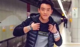 吃瓜娱乐圈八卦郑恺,娱乐圈的瓜田，他如何成为焦点人物？